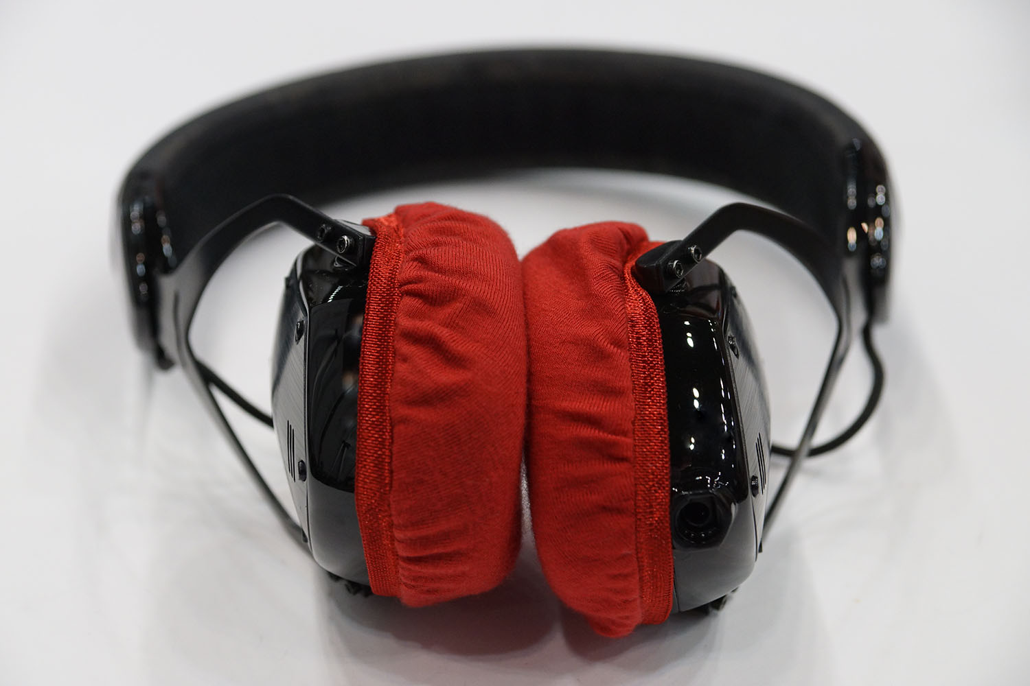 V-MODA CROSSFADE M-80 and protection: Super Stretch Headphone Cover mimimamo