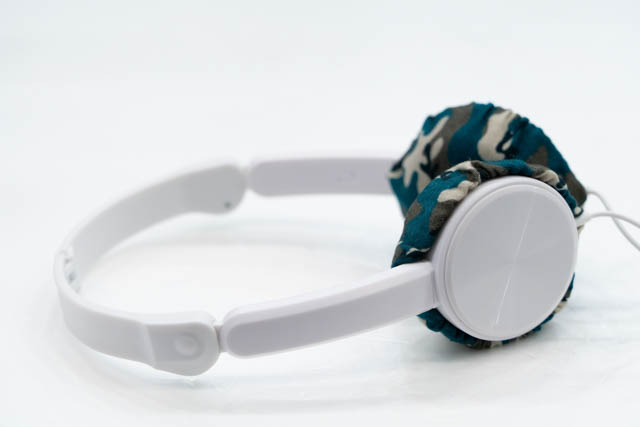 Actual fit test photo 12 of mimimamo Size M Super Stretch Headphone Covers on DAISO HEADPHONES FOLDABLE