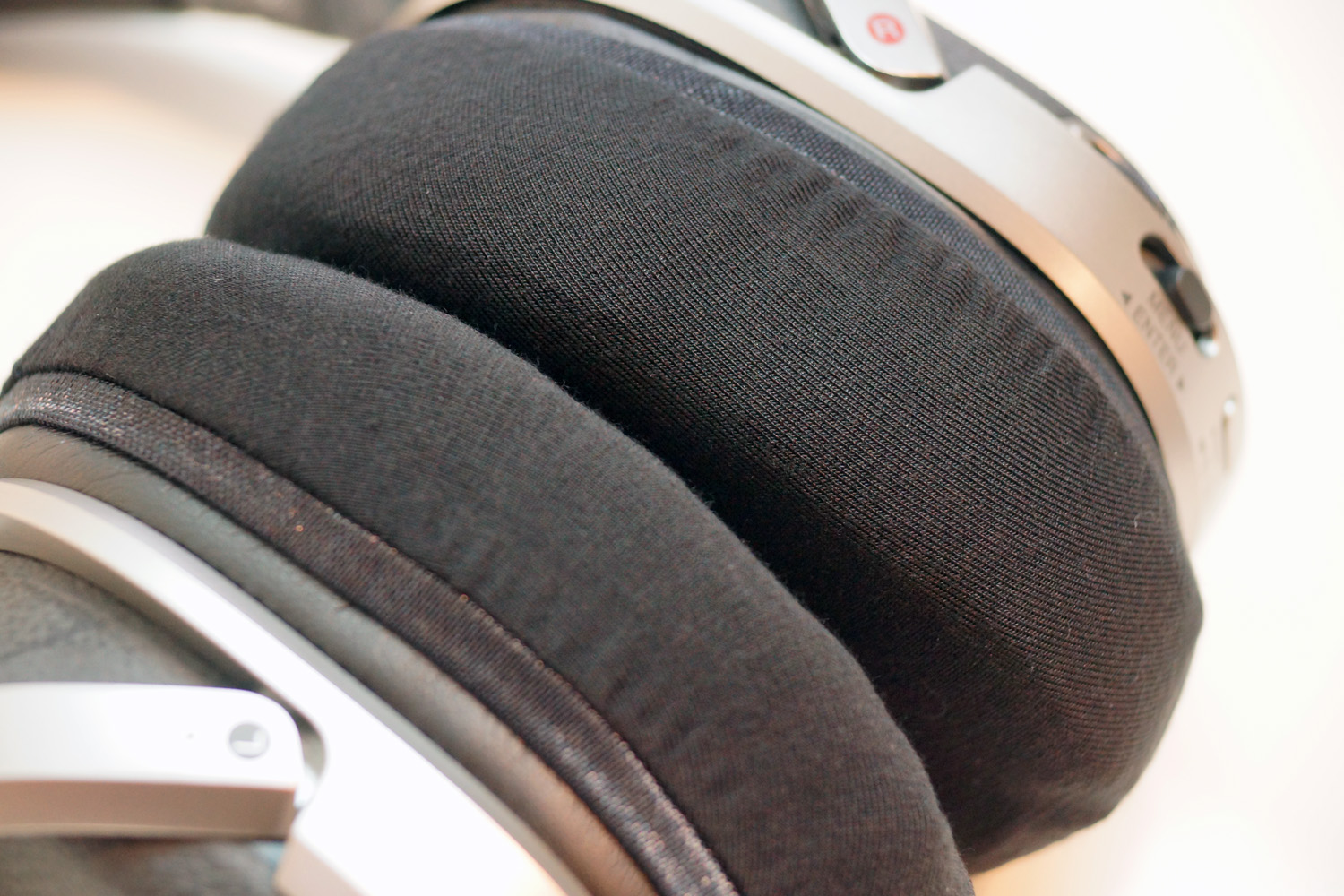 SONY MDR-HW700 earpad repair and protection: Super Stretch