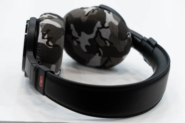 Actual fit test photo 8 of mimimamo Size L Super Stretch Headphone Covers on SONY MDR-M1Q