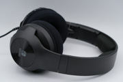 HORI Gaming Headset HG のイヤーパッドへの装着例