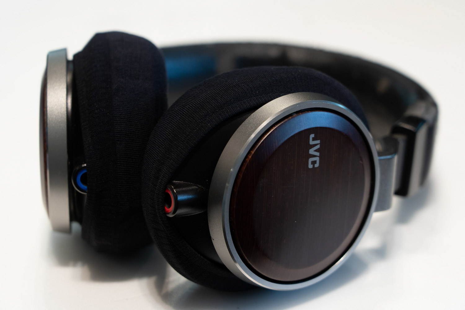 JVC HA-SW02のイヤーパッドを修理する場合：スーパーストレッチ