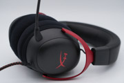 HyperX Cloud III のイヤーパッドへの装着例