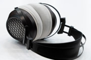 SENDY AUDIO Aive 2 のイヤーパッドへの装着例