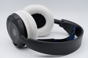steelseries Arctis Nova 1P のイヤーパッドへの装着例